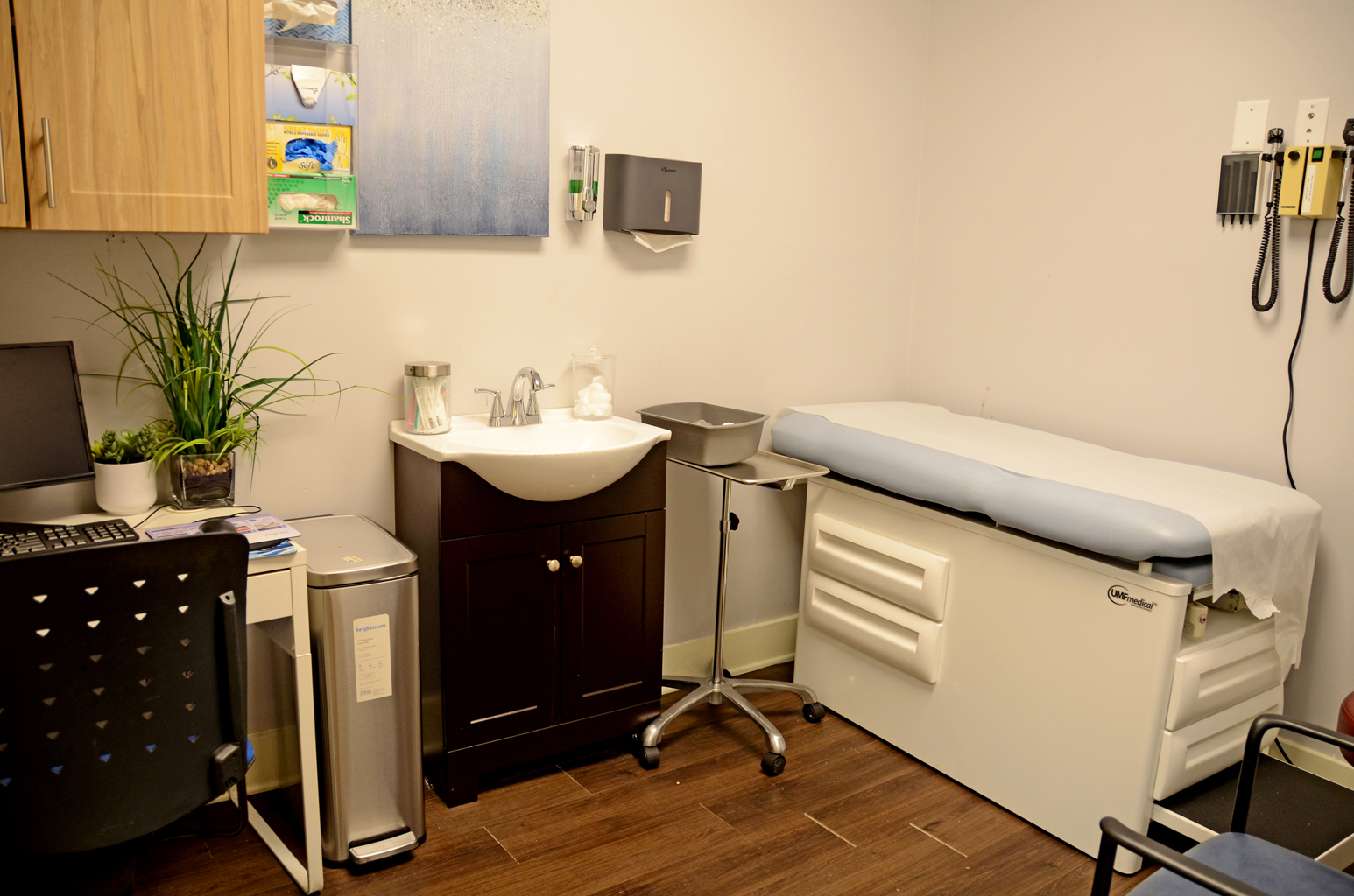 Procedure & Minor Injury Care Room